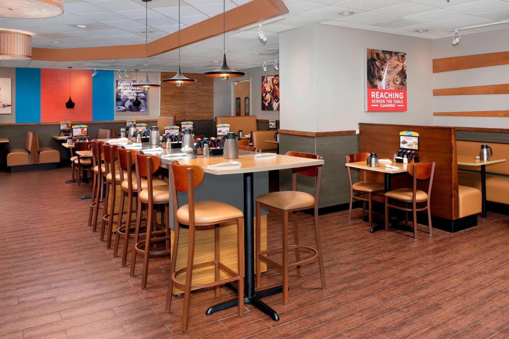 Fairfield Inn & Suites By Marriott Alexandria West/Mark Center מראה חיצוני תמונה