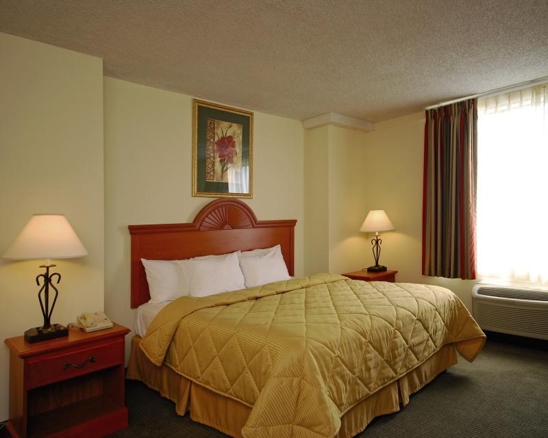 Fairfield Inn & Suites By Marriott Alexandria West/Mark Center מראה חיצוני תמונה