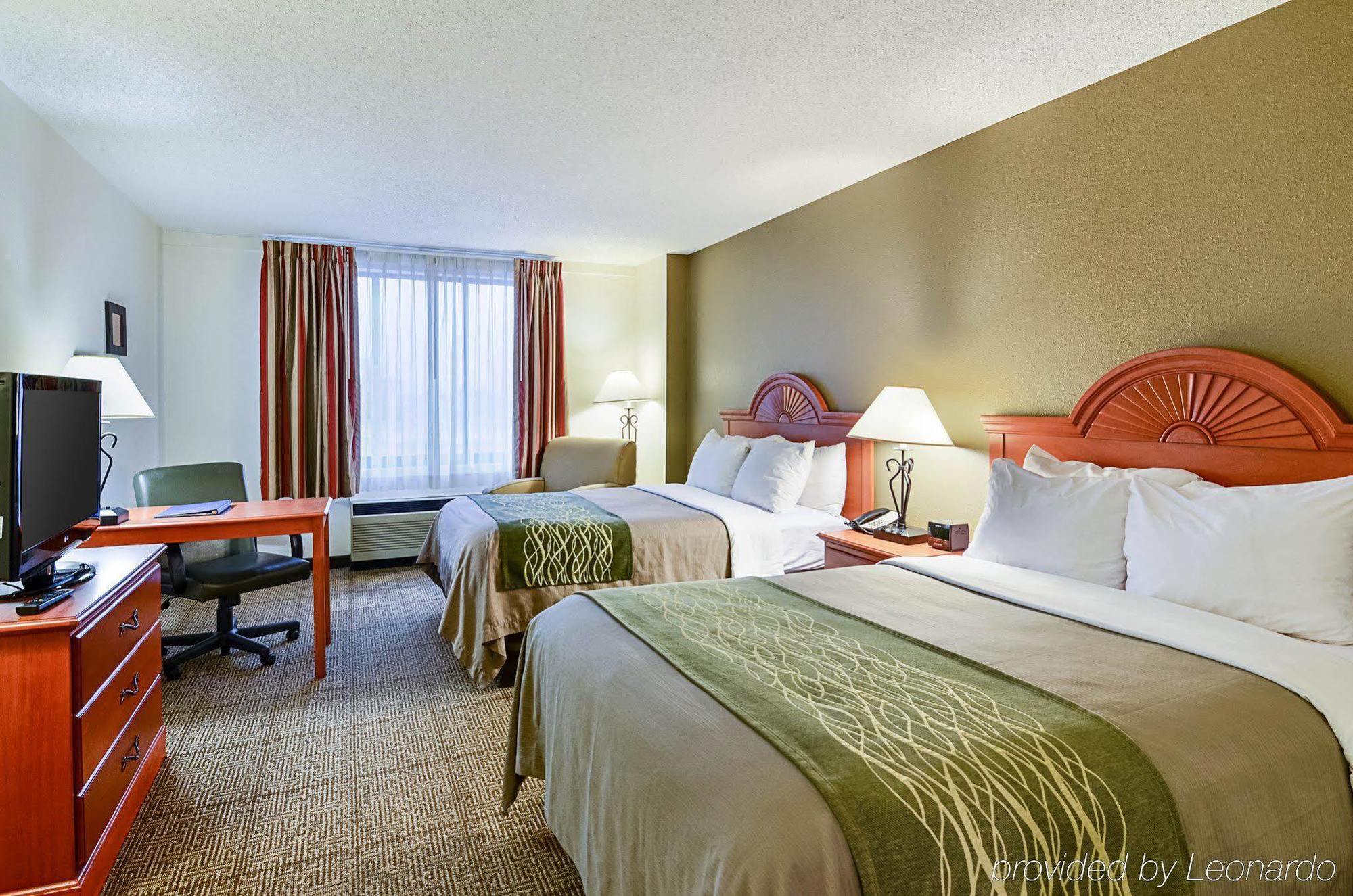 Fairfield Inn & Suites By Marriott Alexandria West/Mark Center מראה חיצוני תמונה