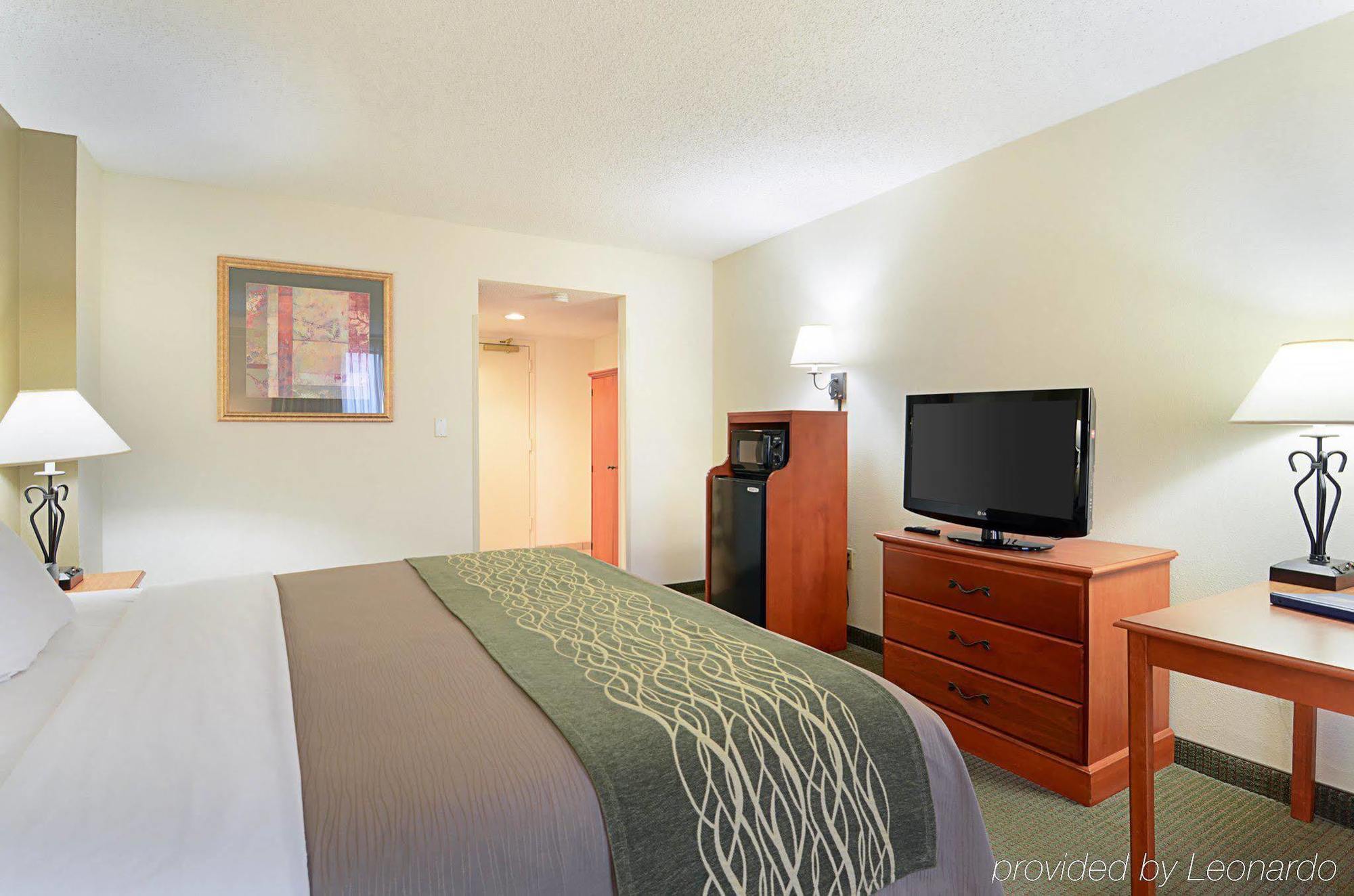 Fairfield Inn & Suites By Marriott Alexandria West/Mark Center מראה חיצוני תמונה