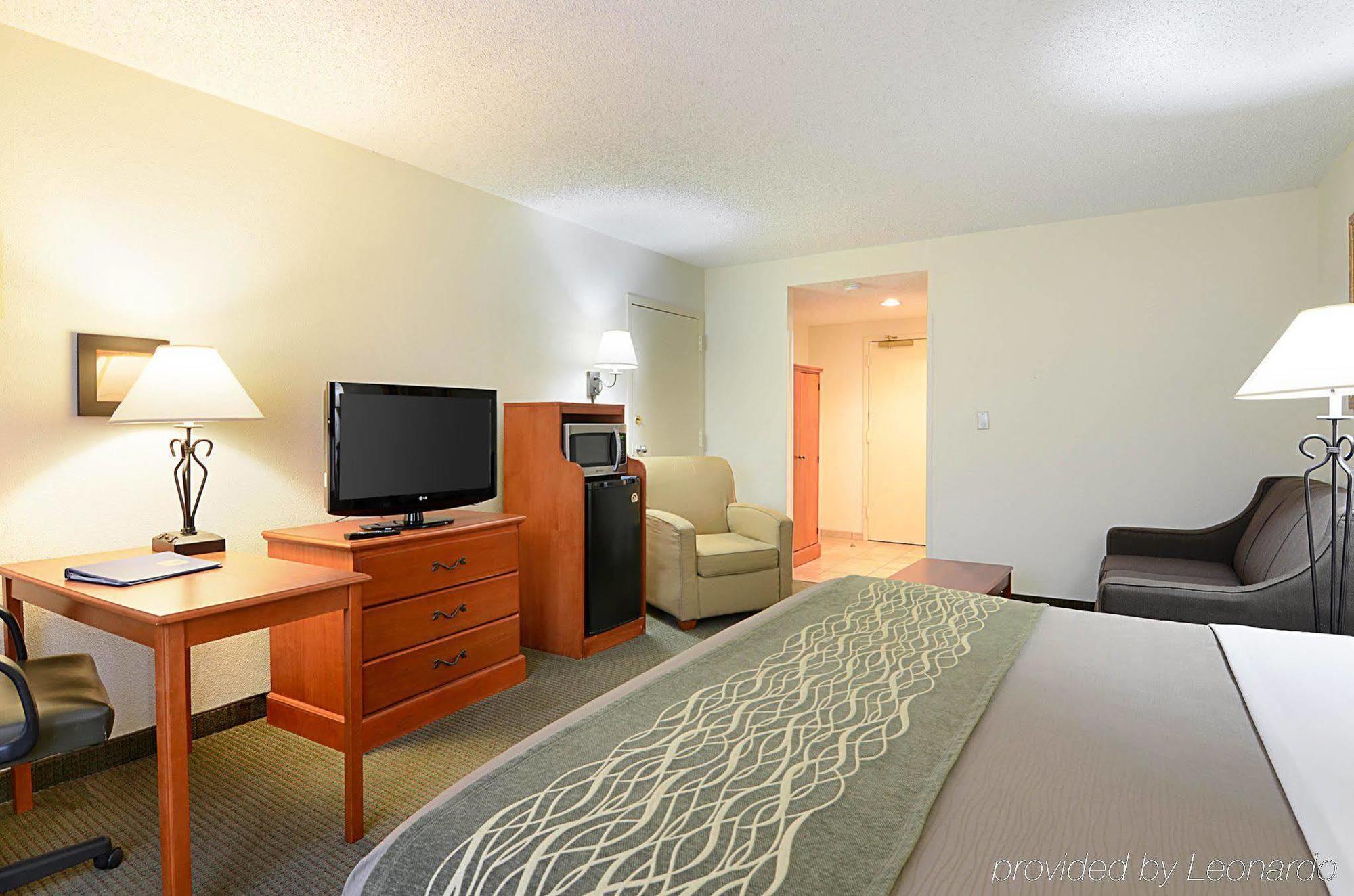 Fairfield Inn & Suites By Marriott Alexandria West/Mark Center מראה חיצוני תמונה