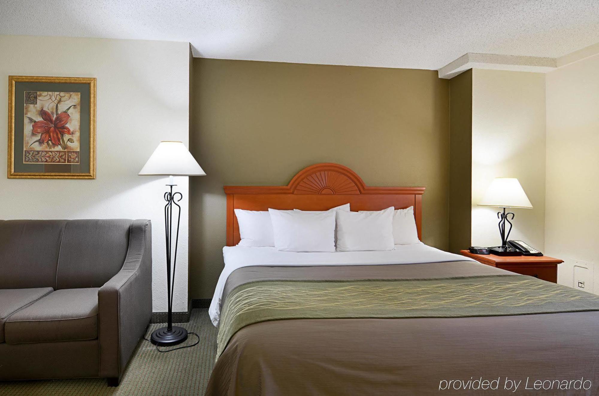 Fairfield Inn & Suites By Marriott Alexandria West/Mark Center מראה חיצוני תמונה
