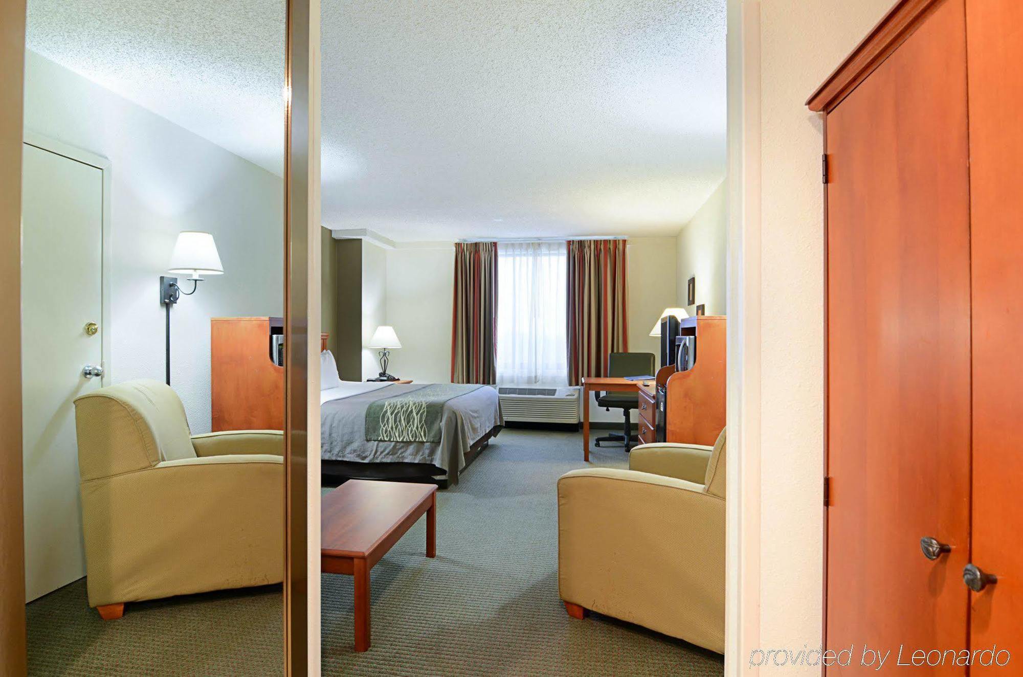 Fairfield Inn & Suites By Marriott Alexandria West/Mark Center מראה חיצוני תמונה