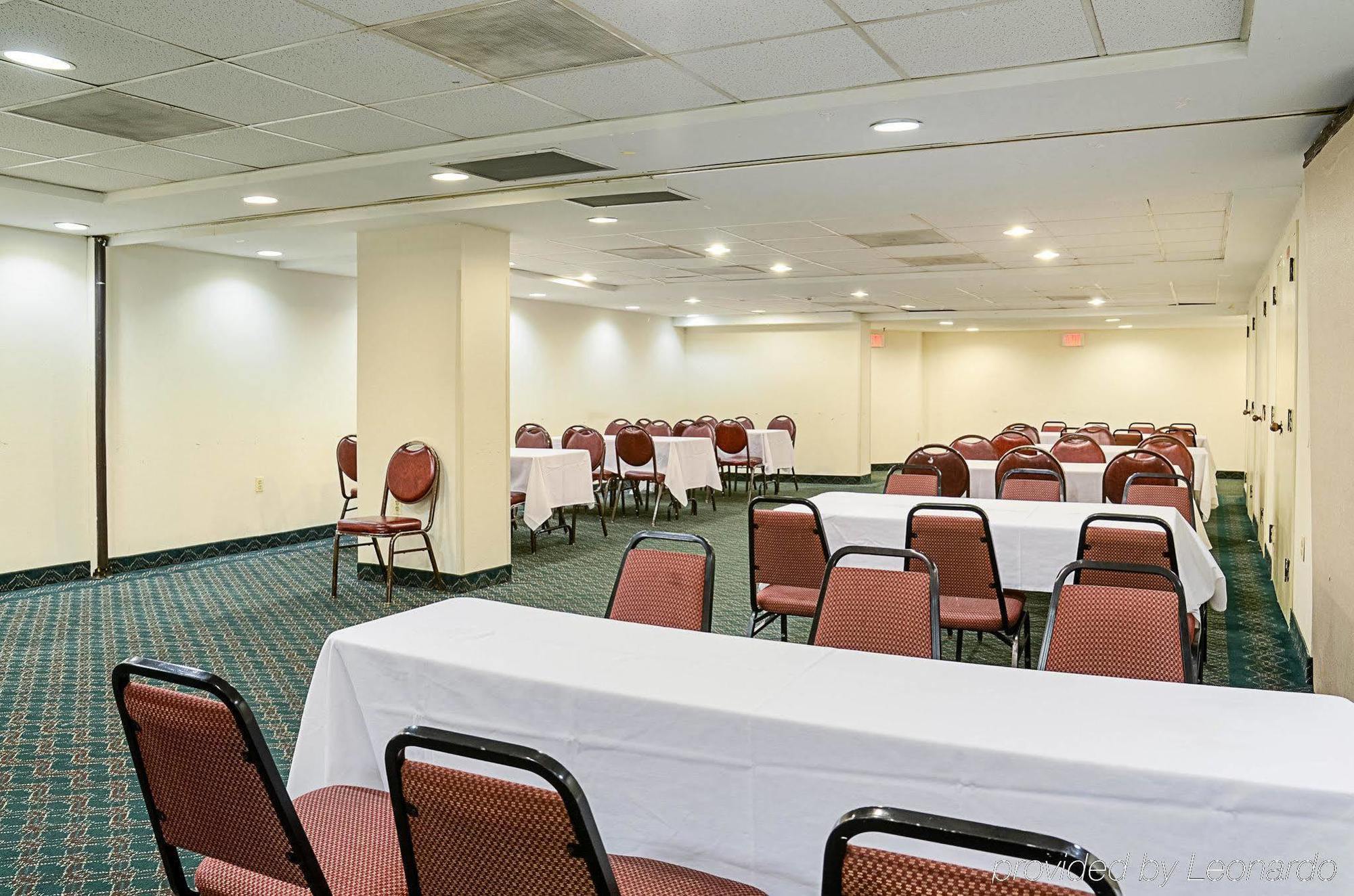 Fairfield Inn & Suites By Marriott Alexandria West/Mark Center מראה חיצוני תמונה