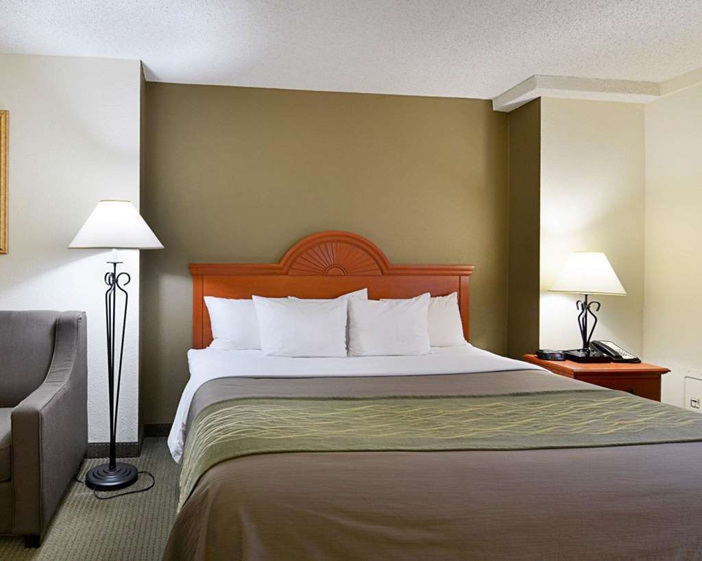 Fairfield Inn & Suites By Marriott Alexandria West/Mark Center מראה חיצוני תמונה