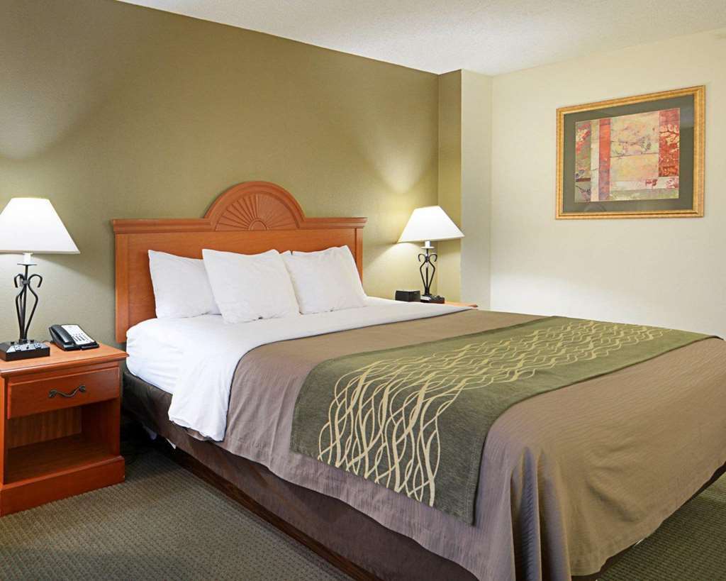 Fairfield Inn & Suites By Marriott Alexandria West/Mark Center מראה חיצוני תמונה