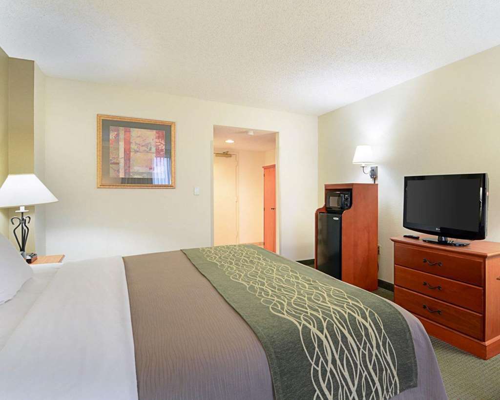 Fairfield Inn & Suites By Marriott Alexandria West/Mark Center מראה חיצוני תמונה