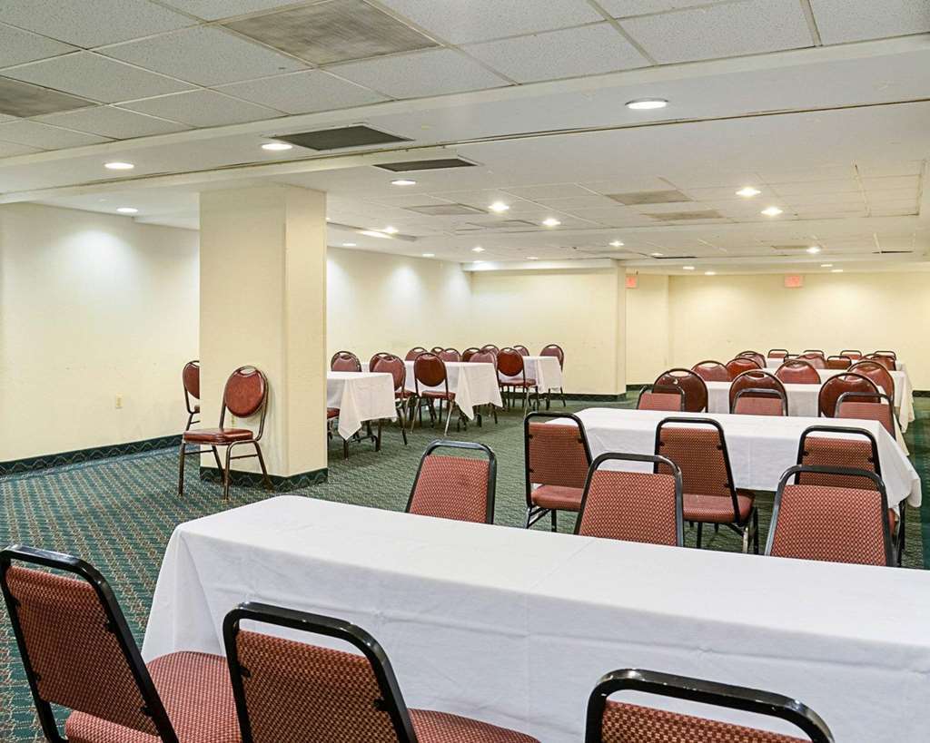 Fairfield Inn & Suites By Marriott Alexandria West/Mark Center מראה חיצוני תמונה